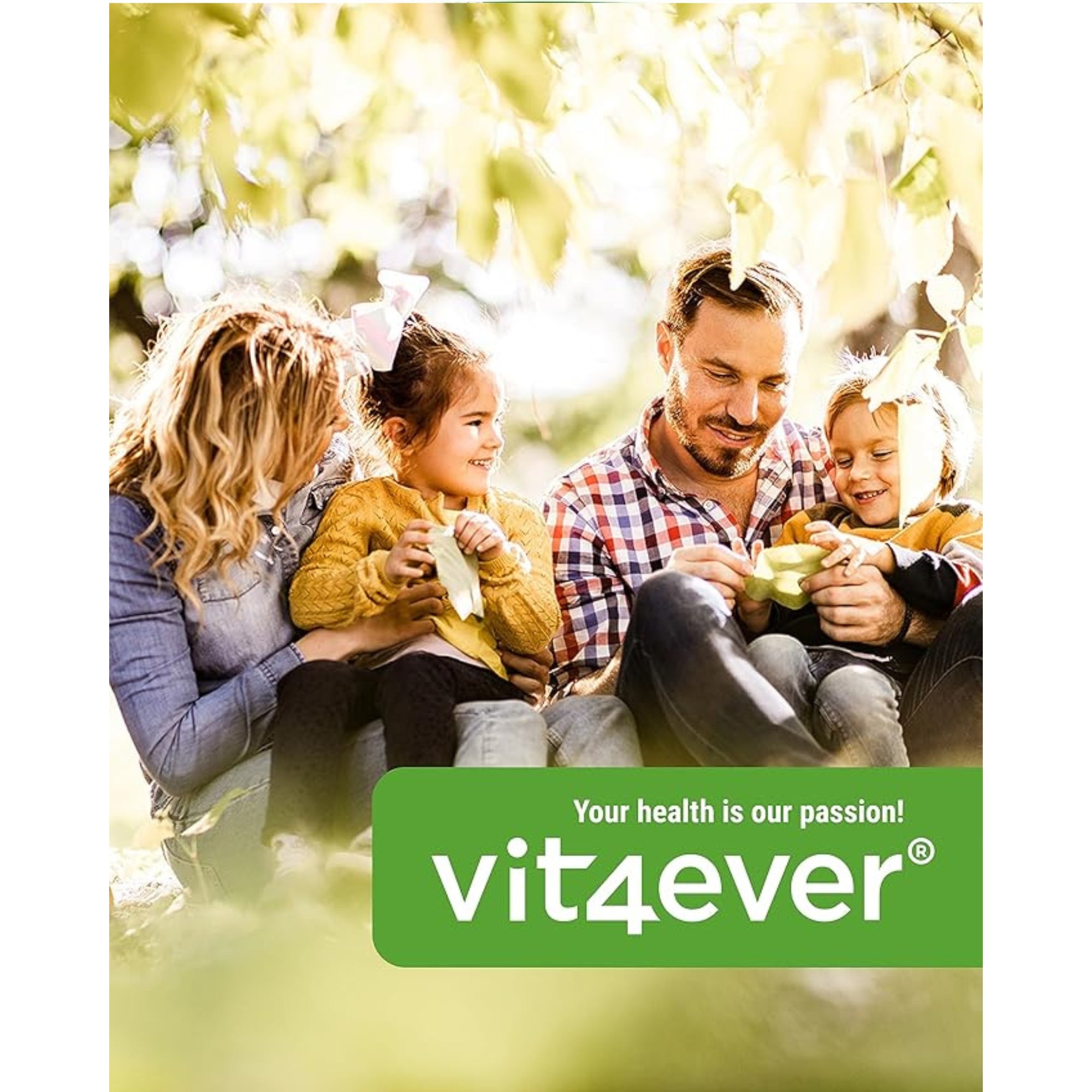 Gezin met twee kinderen buiten in de natuur, met de tekst 'Your health is our passion' van Vit4ever centraal weergegeven.