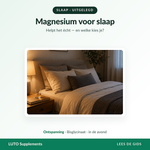 Rustige slaapkamer bij zacht avondlicht met een glas water op het nachtkastje